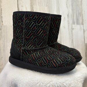 CLEARANCE! UGG Girl's Size 3 Black Classic II Logo Stitch Graphic Short Boots